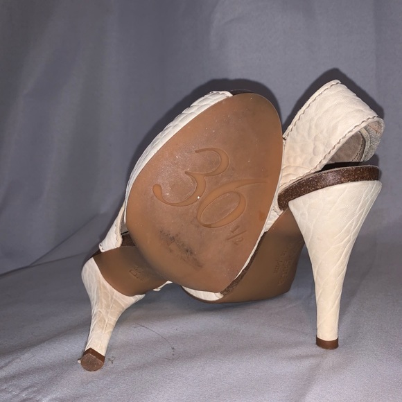 Pedro García Cream Heels - Picture 5 of 5
